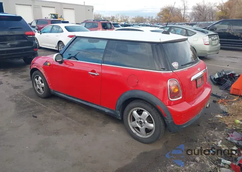 2010 Mini Cooper z USA, uszkodzony, nr VIN WMWMF3C50ATZ26257